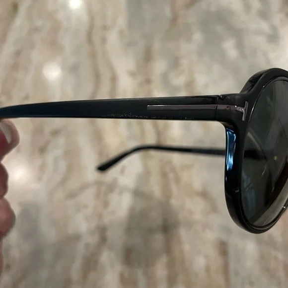 Tom Ford Black Frame “Sergio” Polarized Sunglasses with branded case - Picture 5 of 10